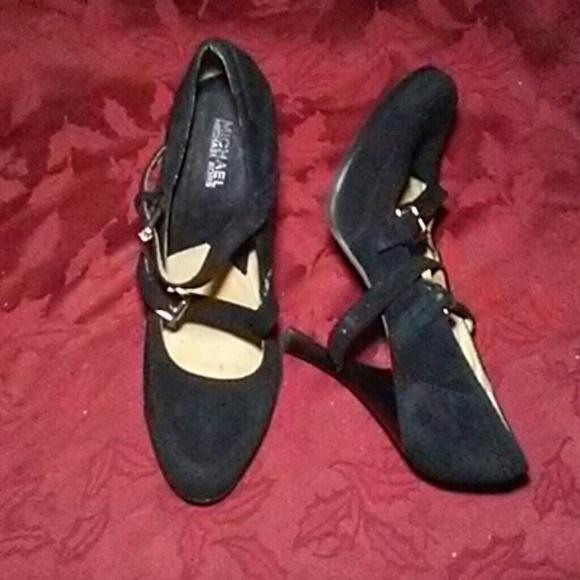 Michael Kors Shoes - 🌹MICHAEL KORS BLACK SUEDE PUMPS🌹 Michael Kors Shoes - 🌹MICHAEL KORS BLACK SUEDE PUMPS🌹